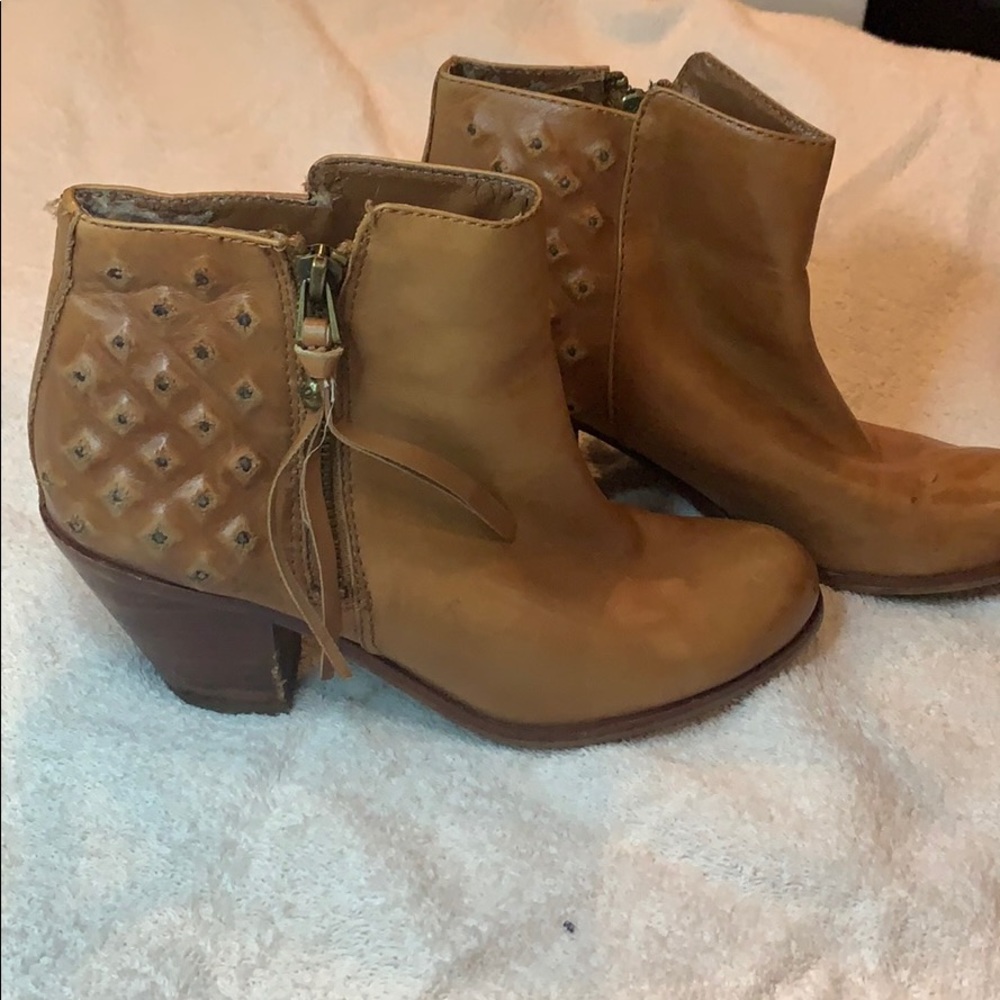 Sam Edelman tan camel high heel booties